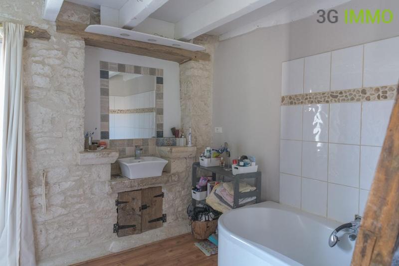 Maison en pierre - 210 m² - 11 pièces