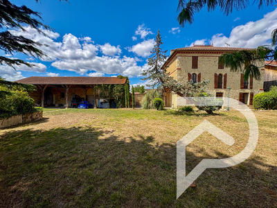 Maison - 240 m² - 6 pièces