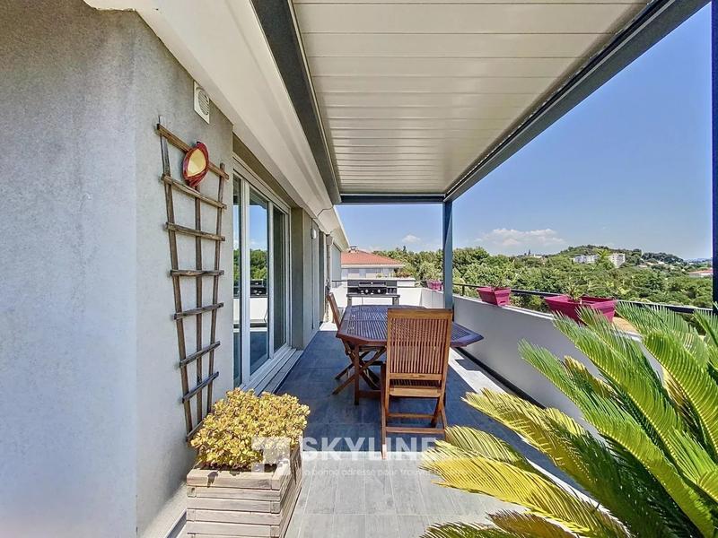 Appartement - 80 m² - 4 pièces