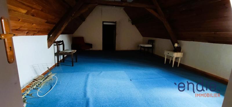 Maison - 225 m² - 10 pièces