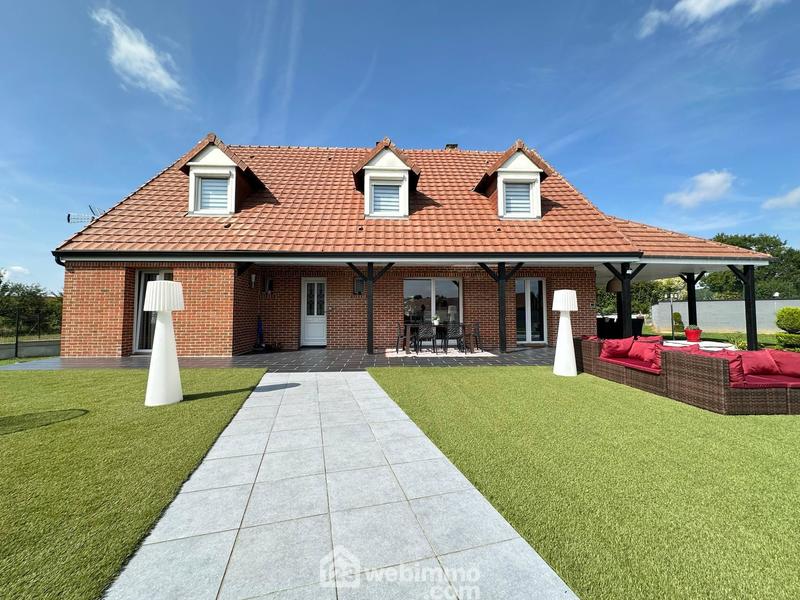 Maison - 204 m² - 9 pièces