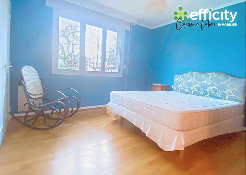 Maison - 310 m² - 6 pièces