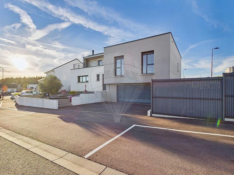 Maison - 141 m² - 6 pièces