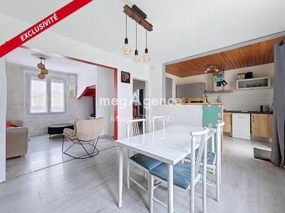Maison - 90 m² - 5 pièces