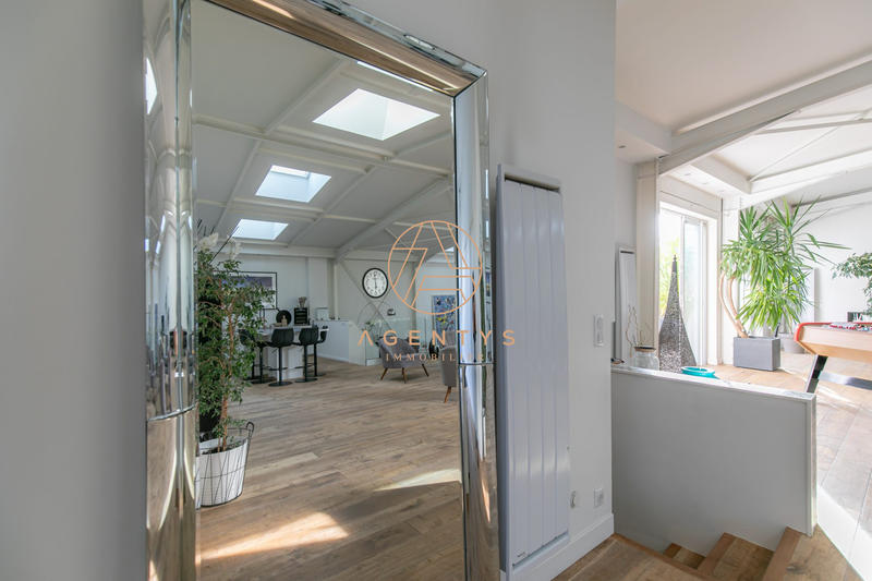 Maison - 276 m² - 8 pièces