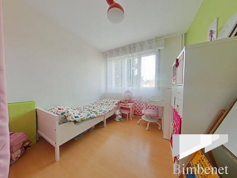 Appartement - 98 m² - 5 pièces