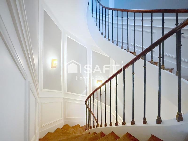 Maison de maîtres - 317 m² - 11 pièces