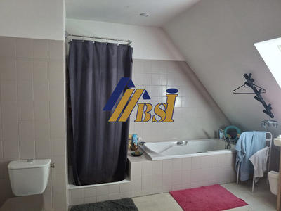 Maison traditionnelle - 149 m² - 7 pièces