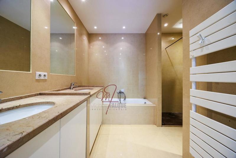 Villa - 245 m² - 5 pièces