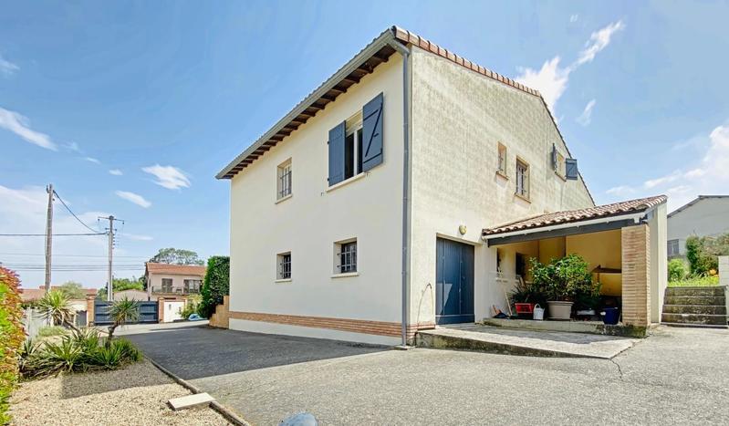 Maison - 180 m² - 8 pièces