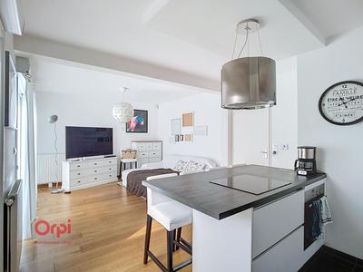 Maison - 92 m² - 5 pièces