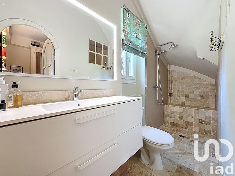 Maison - 350 m² - 12 pièces