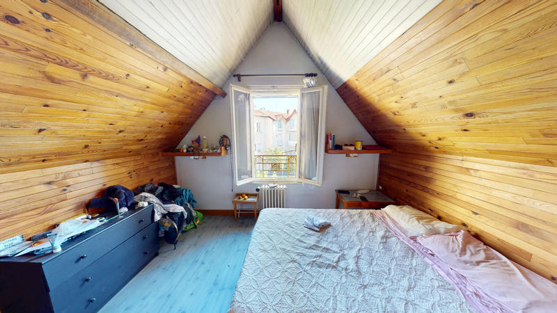 Maison - 250 m² - 5 pièces