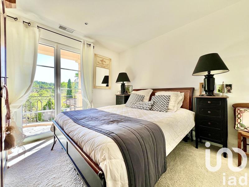 Maison - 180 m² - 5 pièces