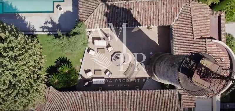 Villa - 520 m² - 10 pièces