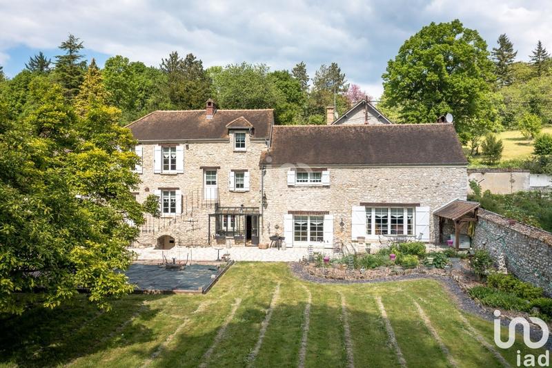 Maison - 185 m² - 8 pièces