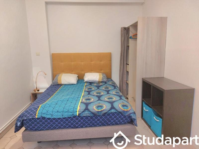 Chambre - 10 m² - 1 pièce