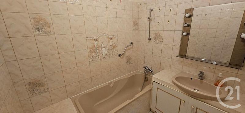 Appartement - 90 m² - 4 pièces