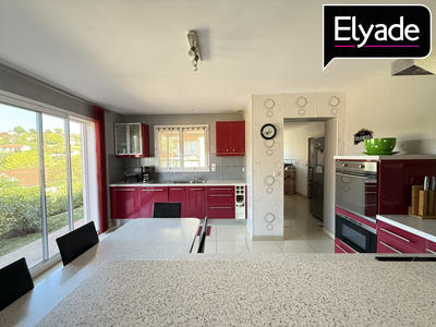 Maison - 255 m² - 4 pièces