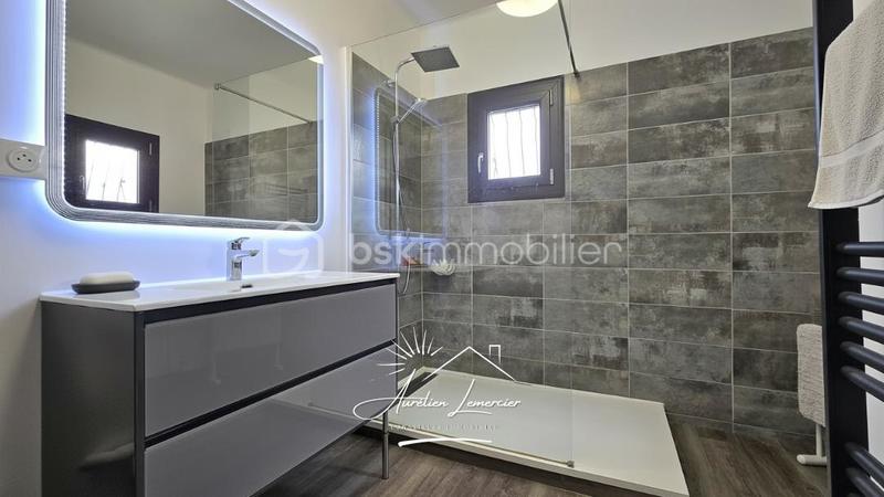 Maison - 195 m² - 6 pièces