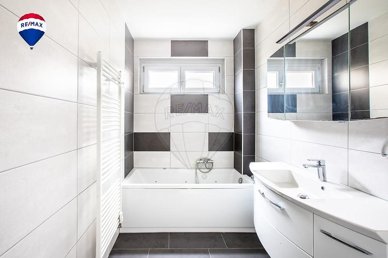 Appartement - 122 m² - 5 pièces