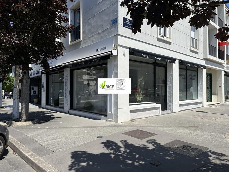 Fonds de commerce - Local commercial - 77 m²