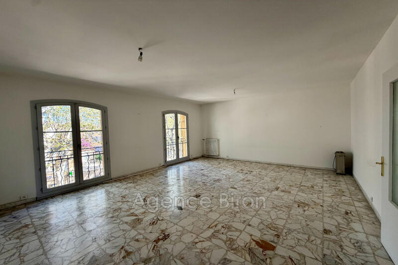 Appartement - 90 m² - 3 pièces