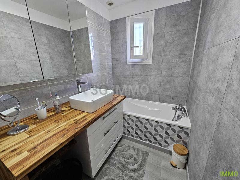 Pavillon - 97 m² - 5 pièces