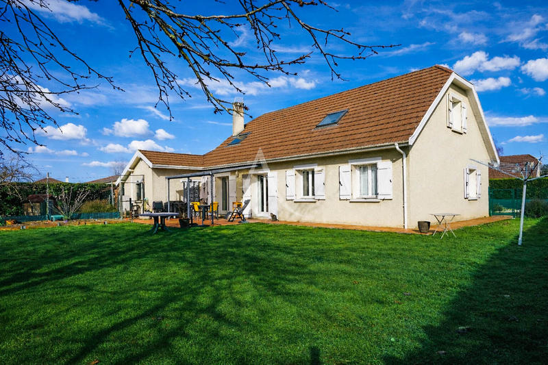 Maison - 137 m² - 7 pièces