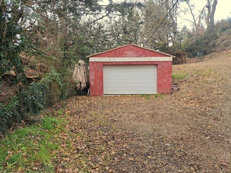 Terrain constructible - 1 821 m²