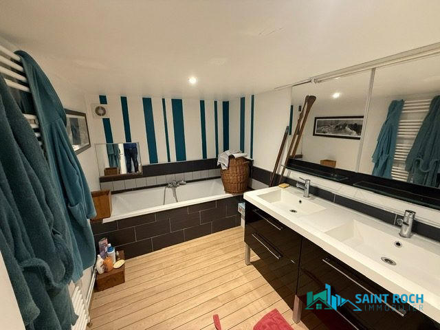 Maison - 190 m² - 6 pièces