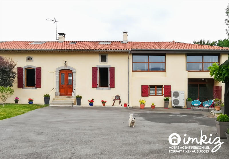 Maison - 305 m² - 6 pièces