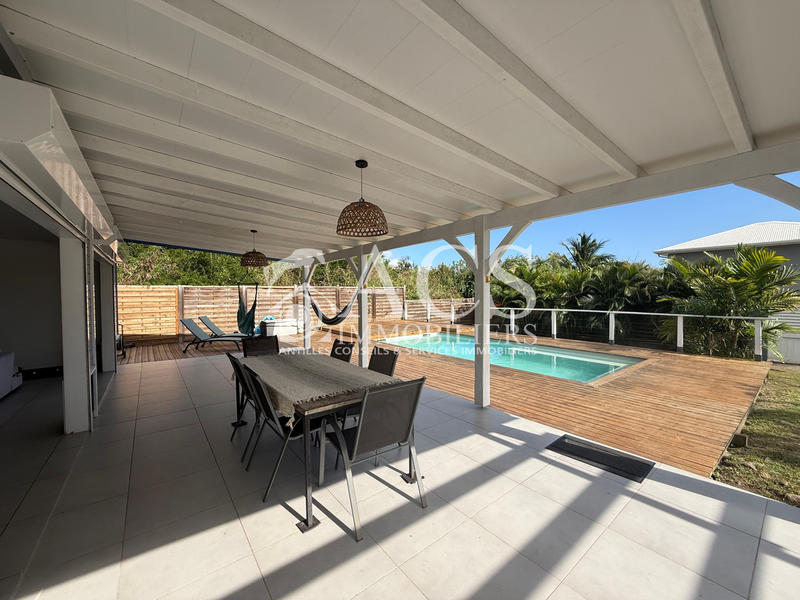 Maison - 102 m² - 4 pièces