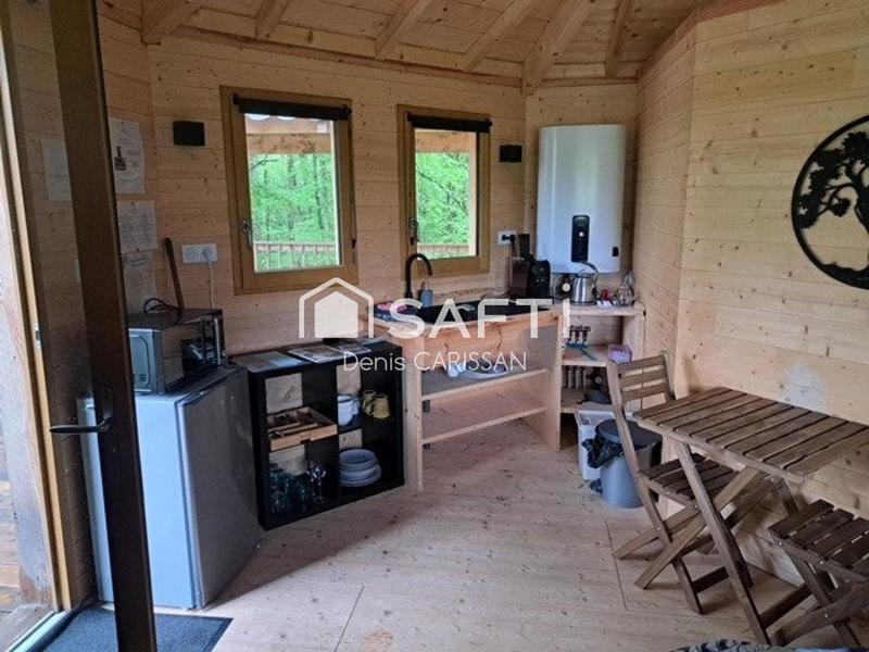 Maison - 859 m² - 19 pièces