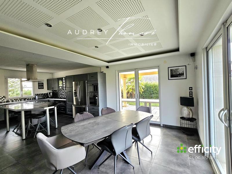 Pavillon - 140 m² - 6 pièces