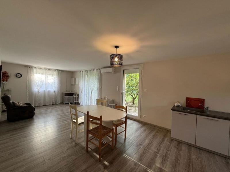 Propriété - 223 m² - 6 pièces