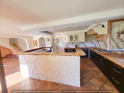 Maison - 139 m² - 5 pièces