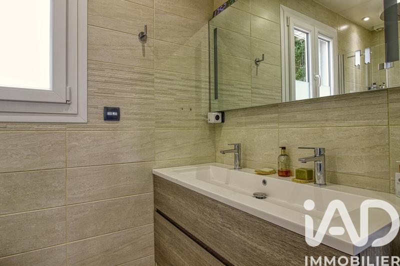 Maison - 232 m² - 9 pièces