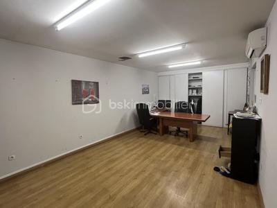 Bureau - 968 m² - 19 pièces