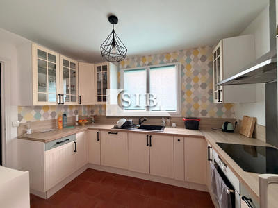 Maison - 99 m² - 5 pièces