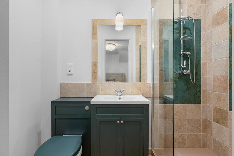 Maison - 200 m² - 7 pièces