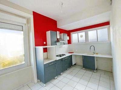 Maison - 246 m² - 7 pièces