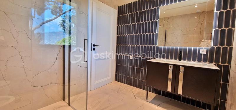 Villa - 229 m² - 5 pièces