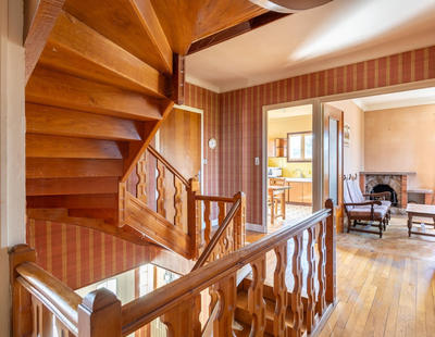 Maison - 163 m² - 7 pièces