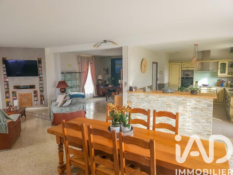 Maison - 180 m² - 8 pièces