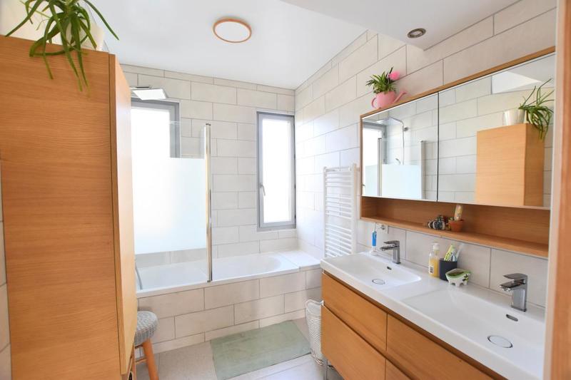 Appartement - 90 m² - 4 pièces