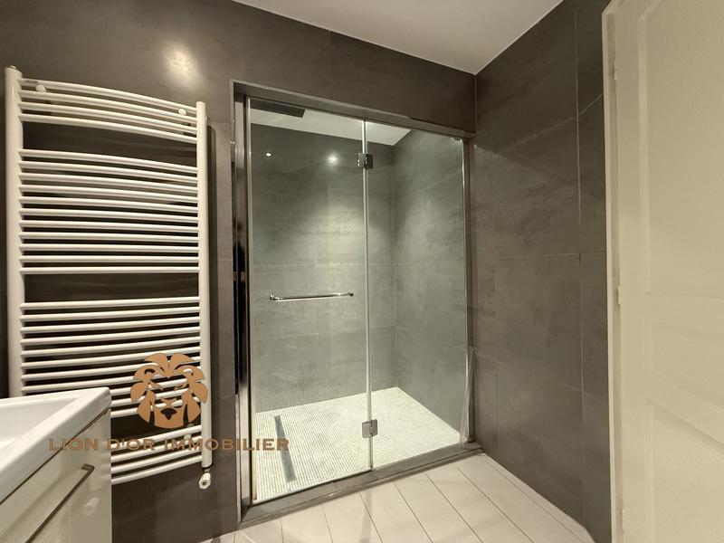 Loft - 76 m² - 3 pièces