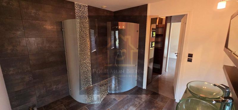 Maison - 163 m² - 7 pièces