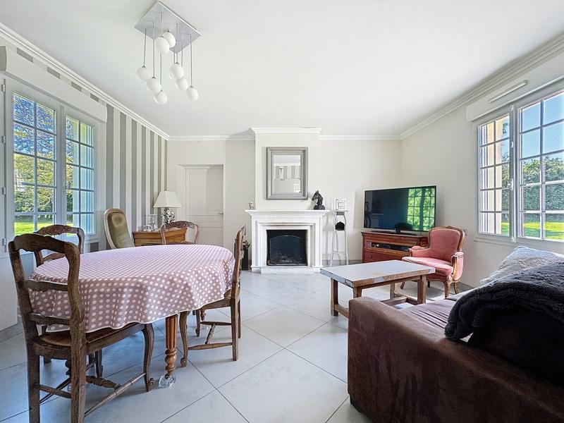 Maison - 300 m² - 10 pièces