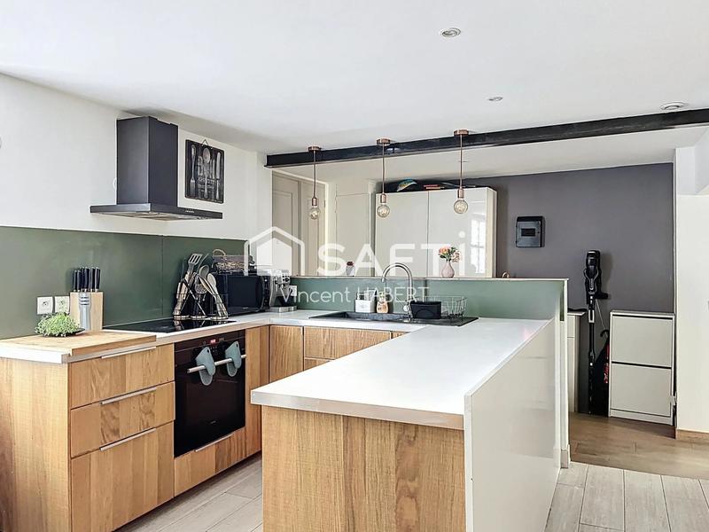 Maison - 121 m² - 6 pièces